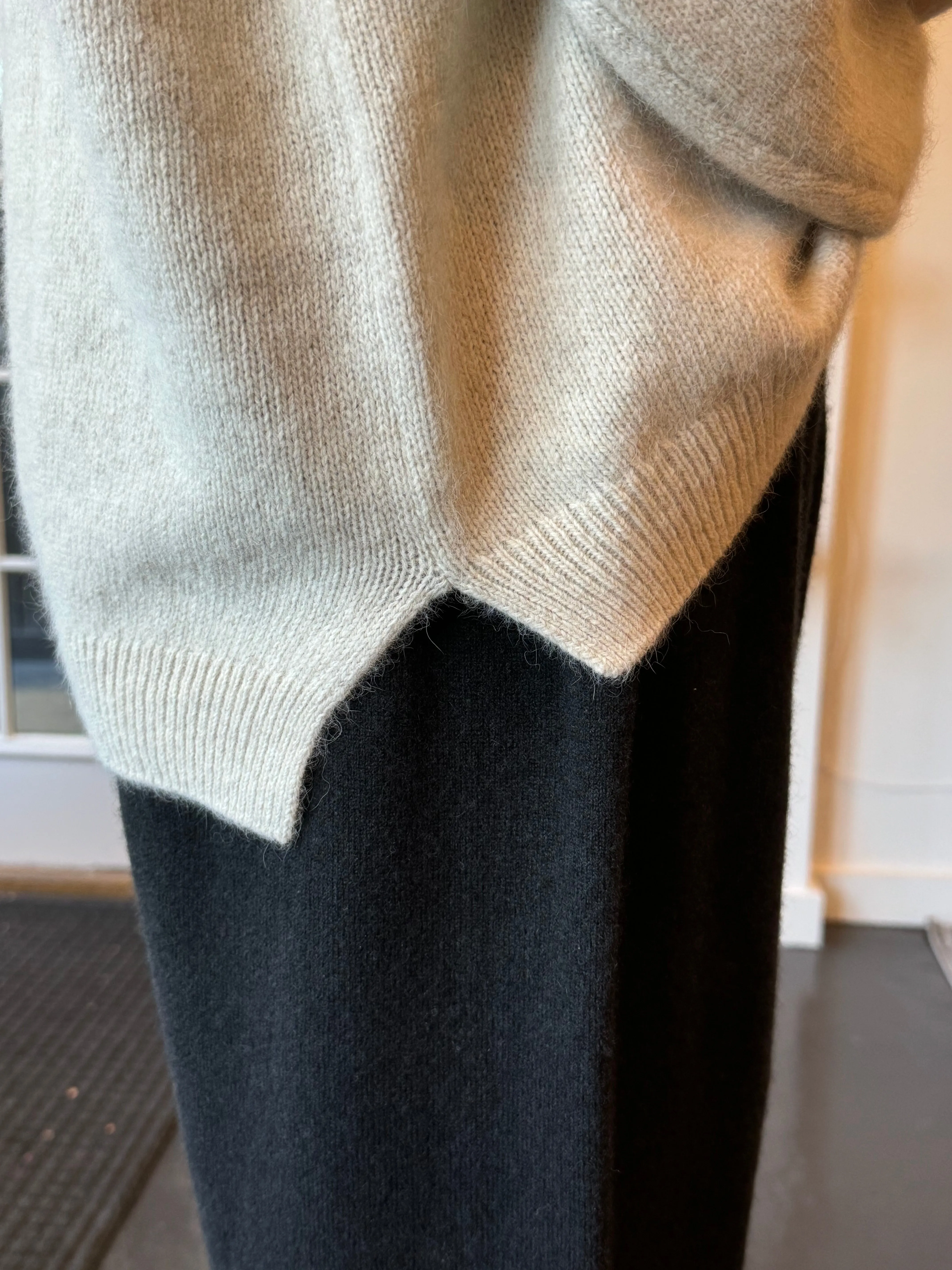 Ivory Pullover in Wool and Blue Fox Blend